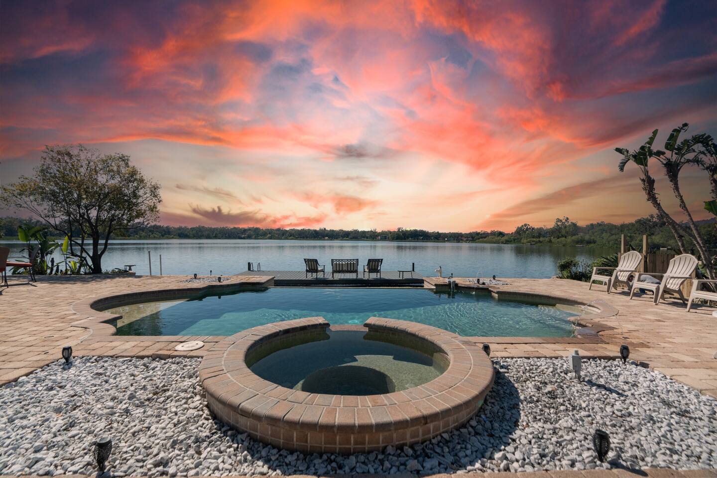 Luxury Hideaway | Lakefront | Mini Golf + More!