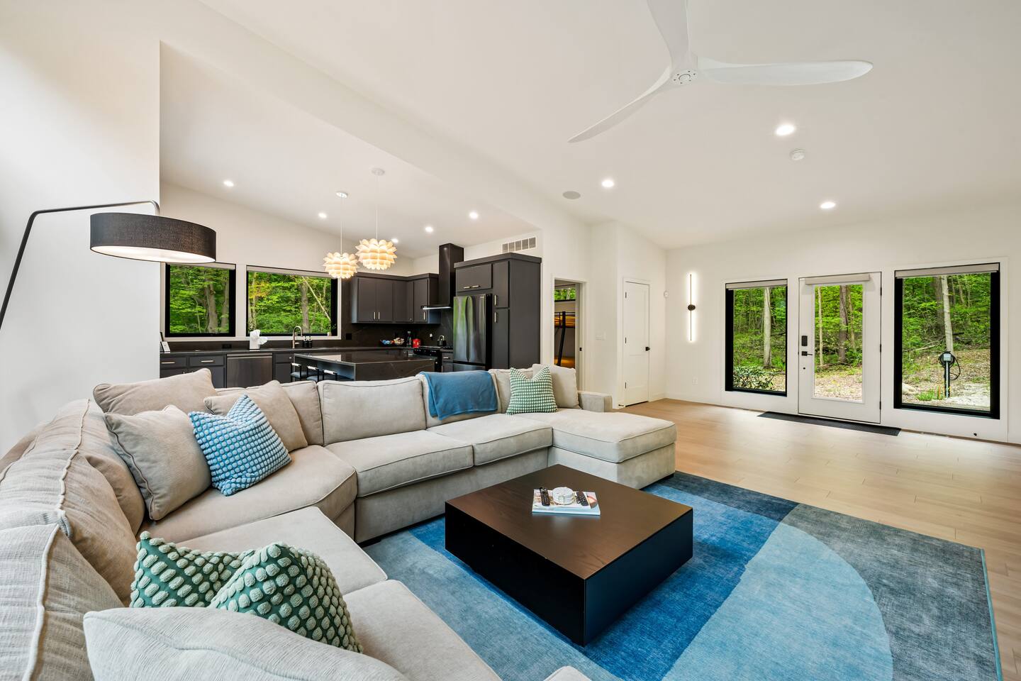 Luxury Home * Hot Tub * EV Charger * King Beds