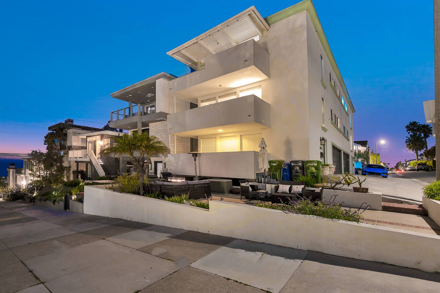 Steps from the Sand - Manhattan Beach Living