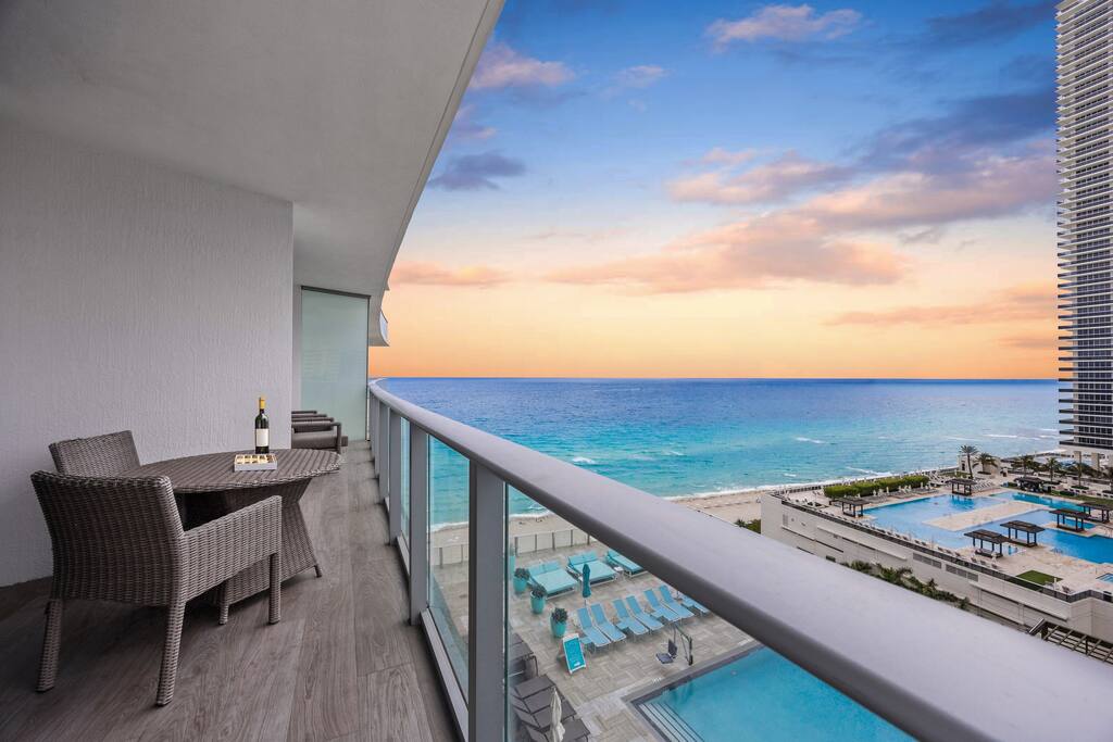 Ventur Luxe Condo l Oceanview | Gym, Beach Access