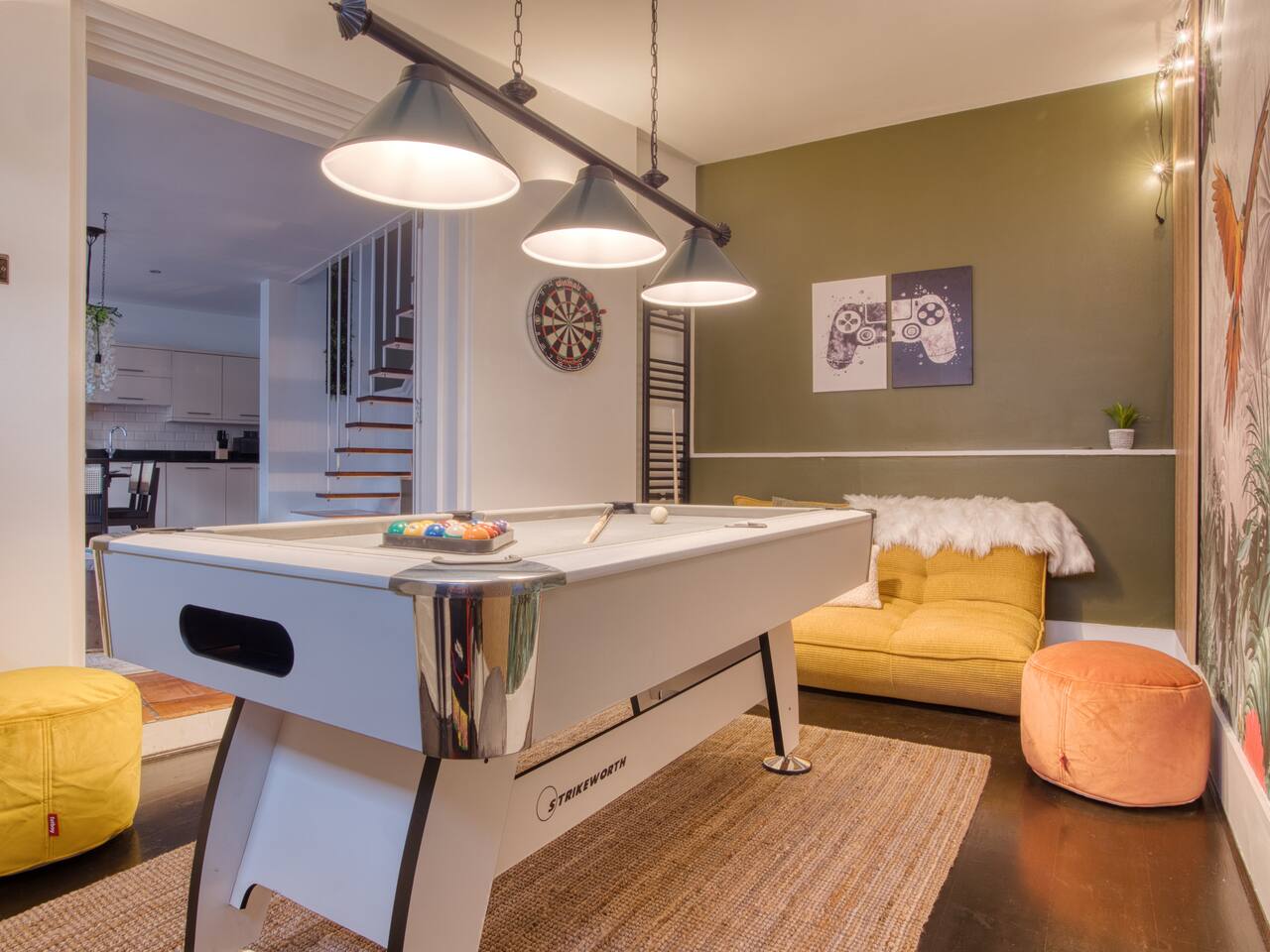 London Holland Park - parking, arcade & games