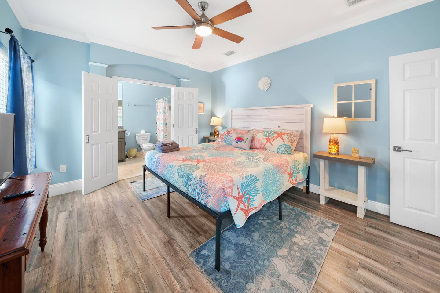 *NEW* Arcade Games & Steps to Beach! | 1800+ Sq Ft - Holiday Home