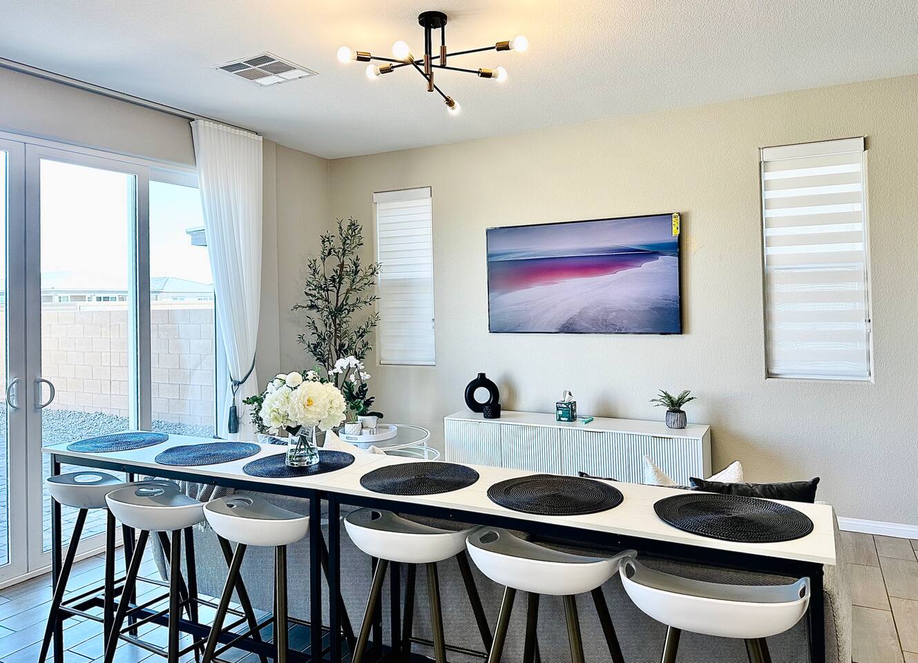 Luxury•3BR•5Beds•NEW Model  Home Near Strip