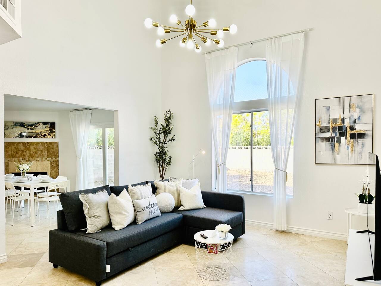 Beautiful 4B/3B New Furniture 6 bed near Strip