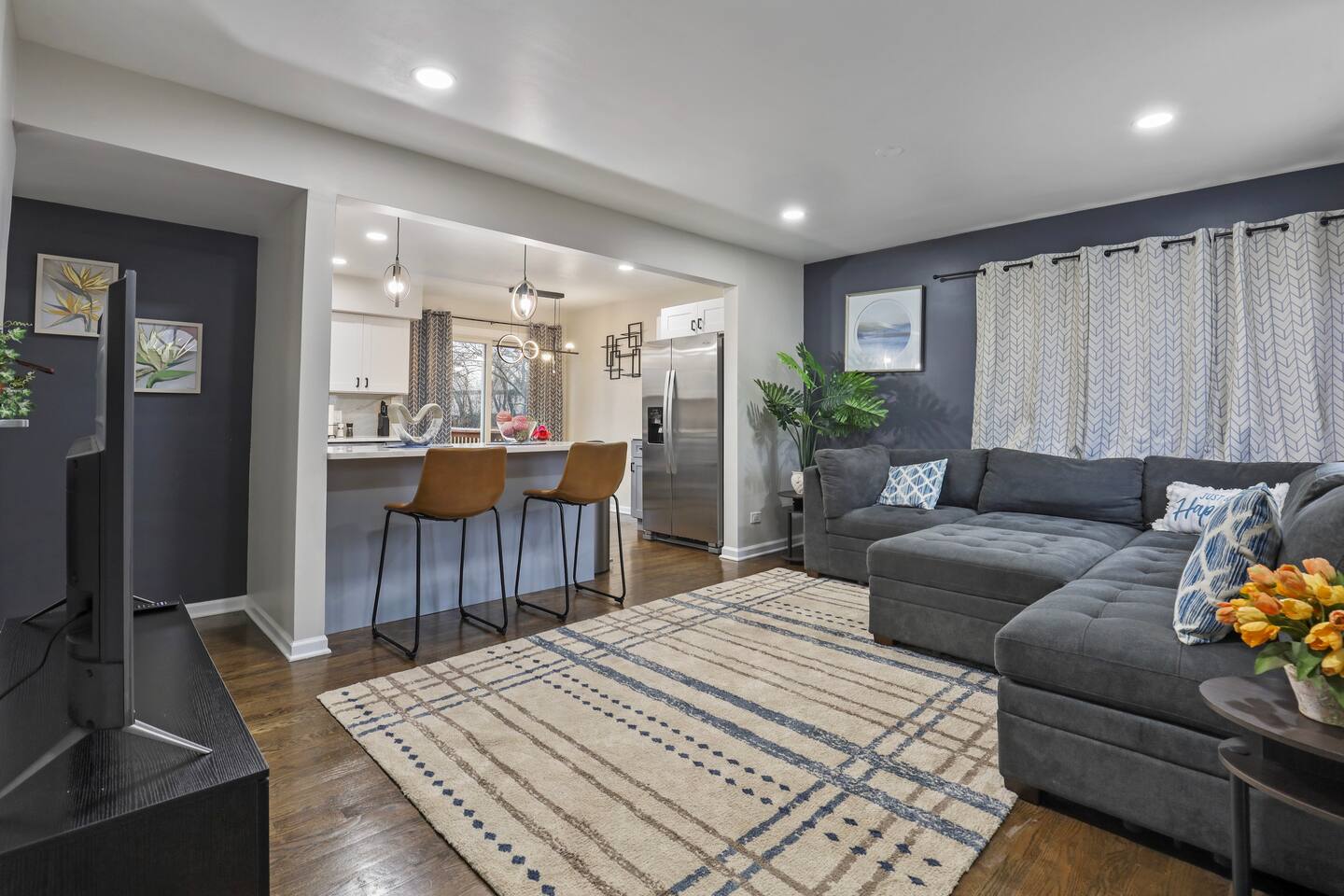 Dream- 4 King Beds, Fully Fenced