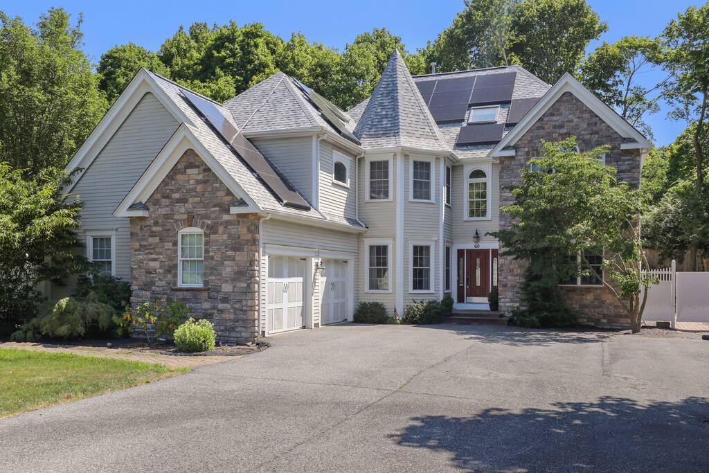 XL Cape Retreat - Pool - Hot Tub - 5min to Beach!