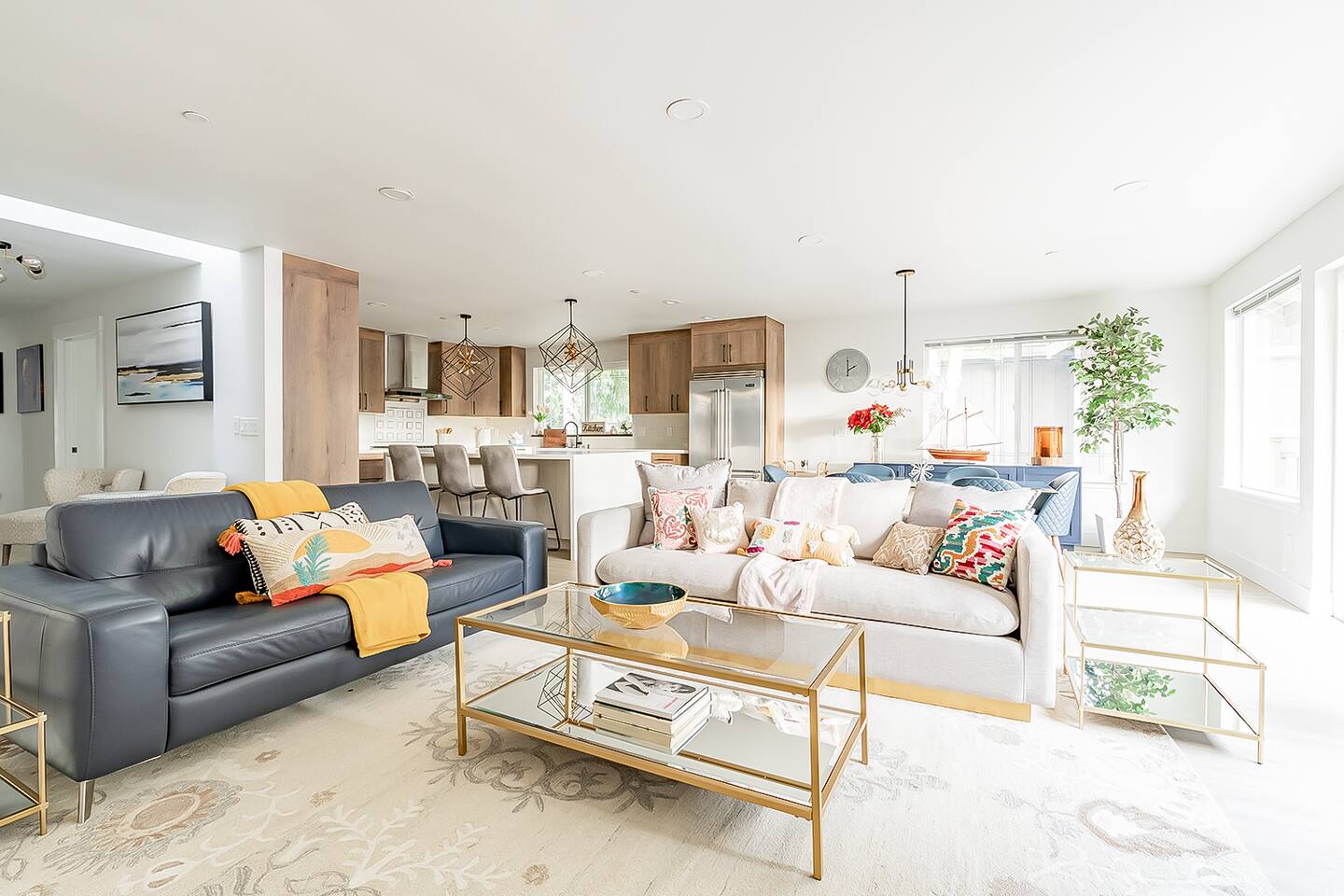 Luxe 8BR Home-Backyard Oasis & Entertainment Room