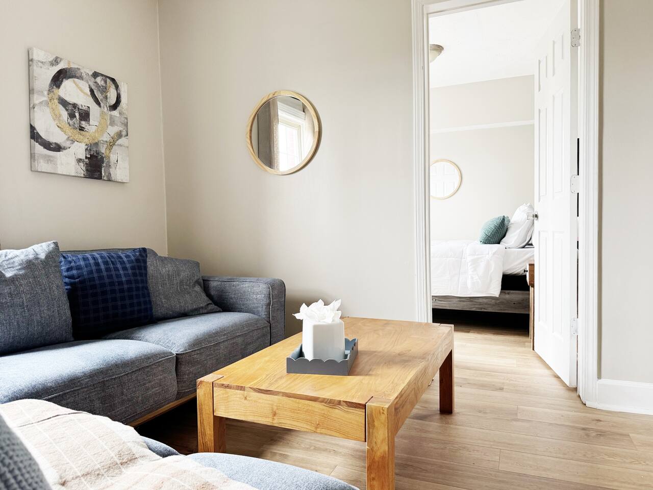 Spring Street Suites D | QUEEN 3BD/1BA Stylish Apt photo 5