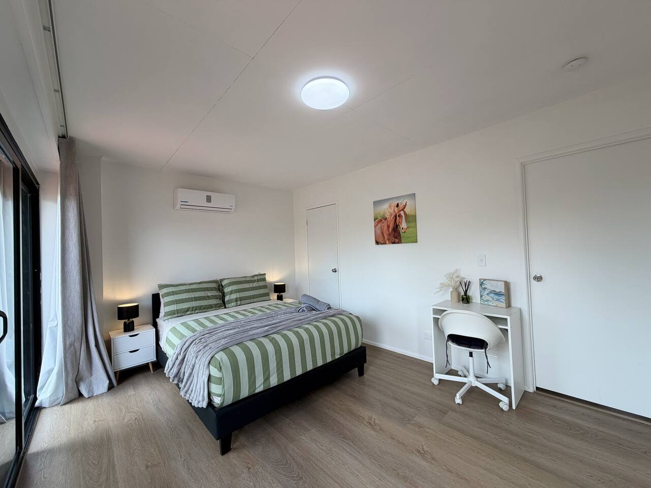 Self contained 1BR near Pinelands Centre