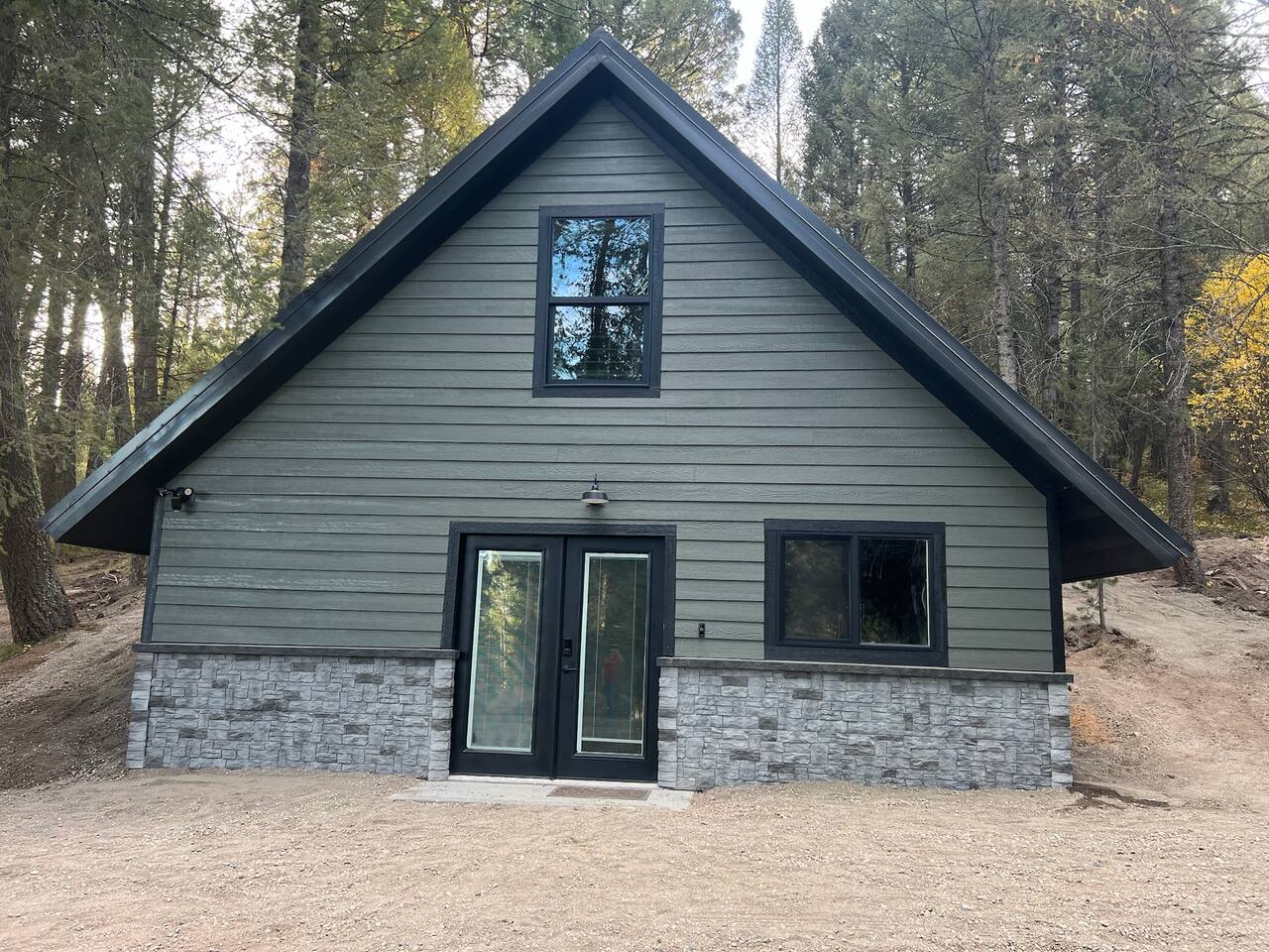 Little Pine Cabin Close to Yellowstone WIFI