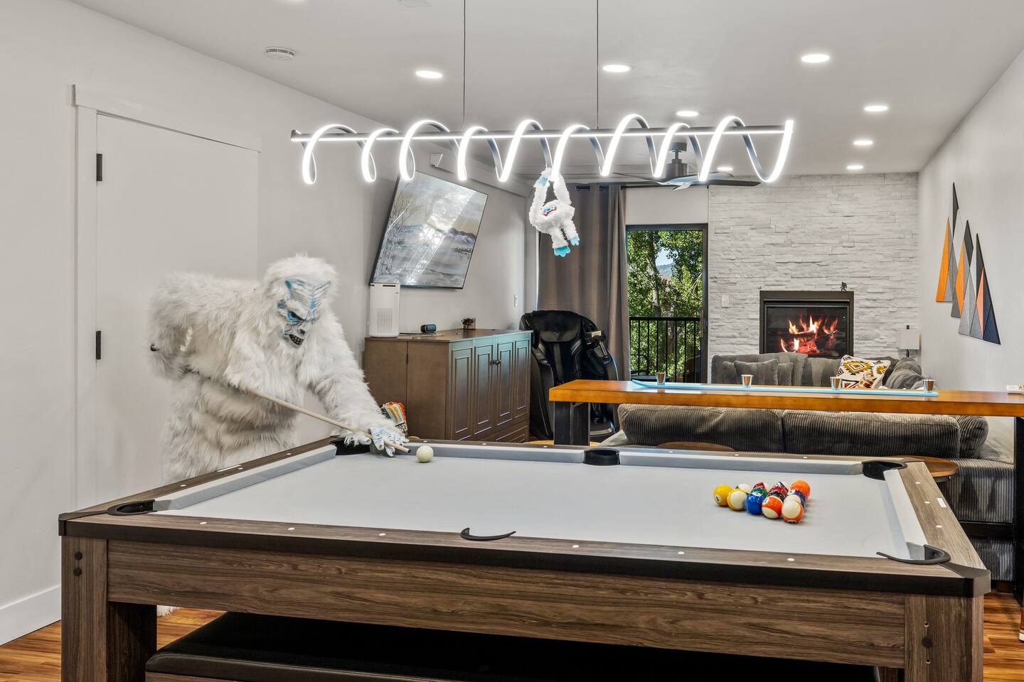 Luxury Amenities| Steps to MTN | 2 Hot Tubs
