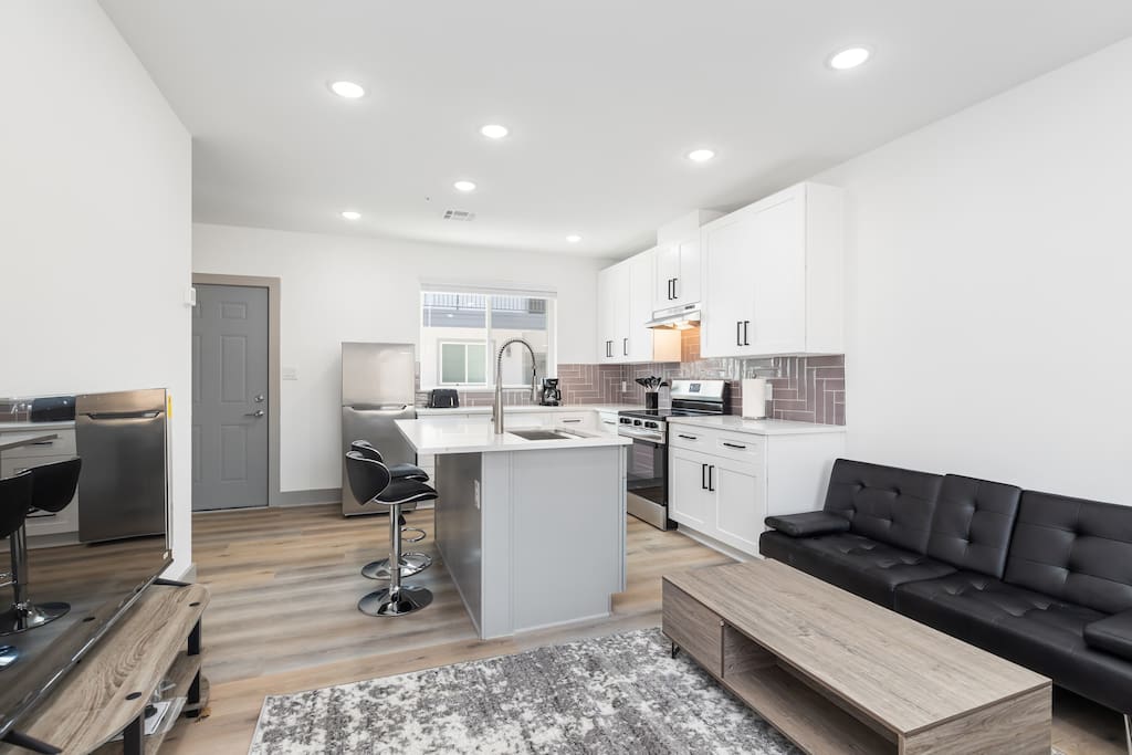 1B/1B Cozy Studio Medical Center 17A