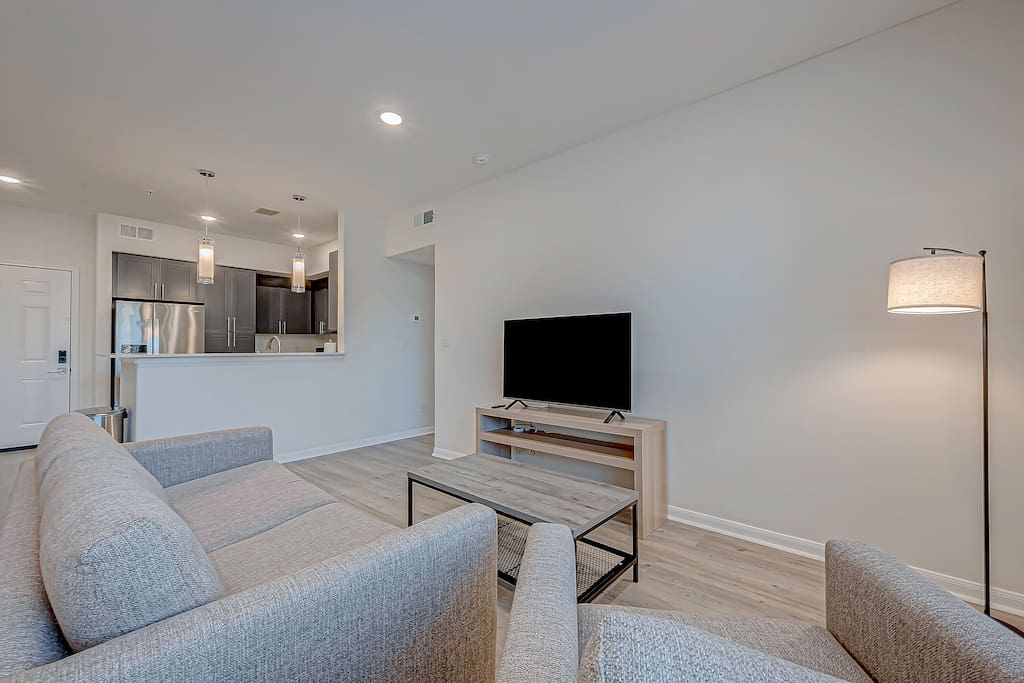 1BR/1B Spacious Private Full Apt. Gym&Pool-2 Beds