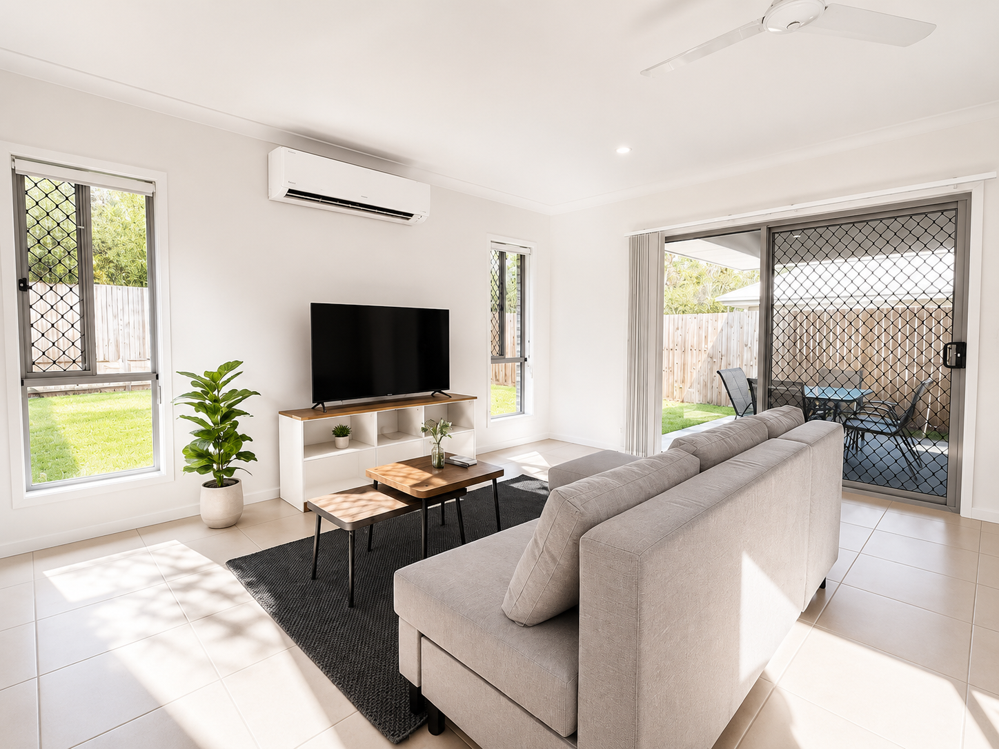 Sparkling New Home - Suburban Charm Awaits! - Holiday Home