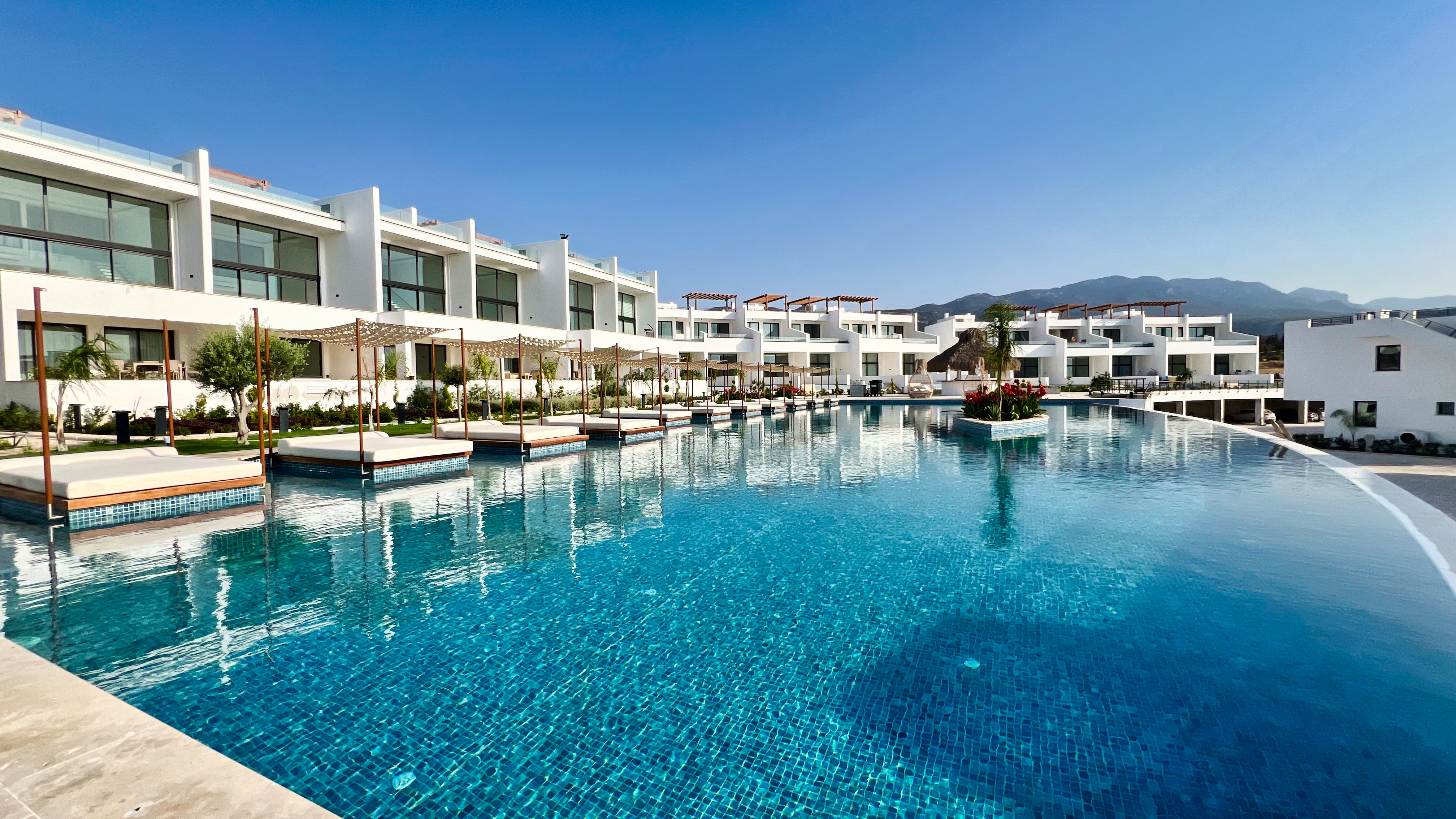Apt | Jacuzzi Terrace · Pool & Mountain View · Spa
