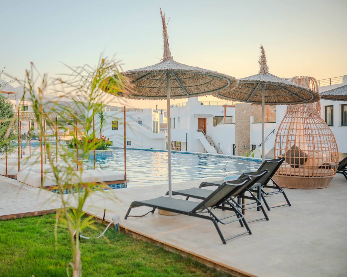 Schickes 2BR Apt: Whirlpool + Gym