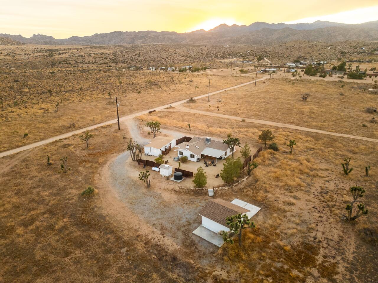 Pioneertown Escape | Pool, Spa, Views & Fire Pit