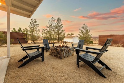 Sawtooth House rental in Pioneertown