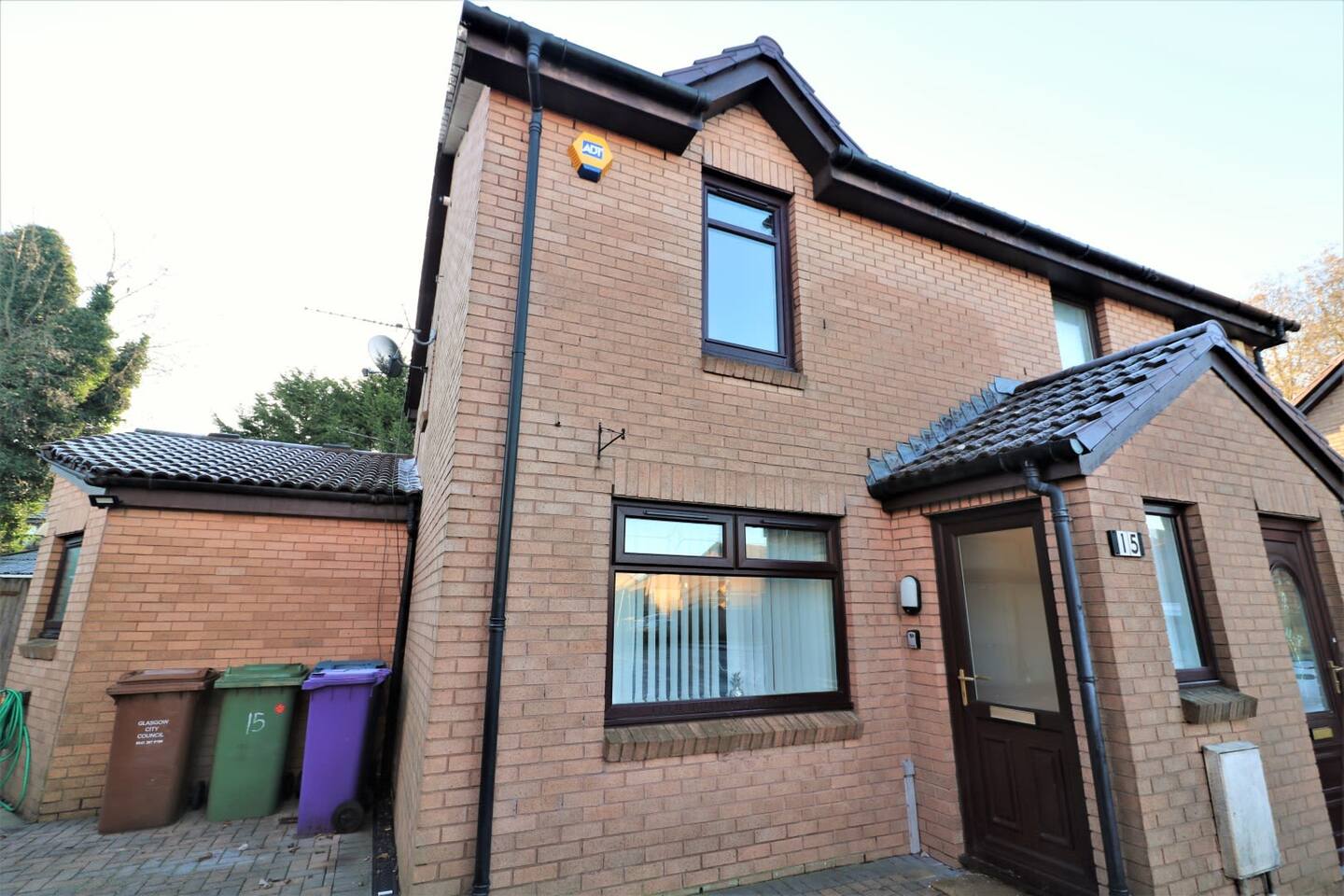 4 Bedroom Glasgow Home - Parking