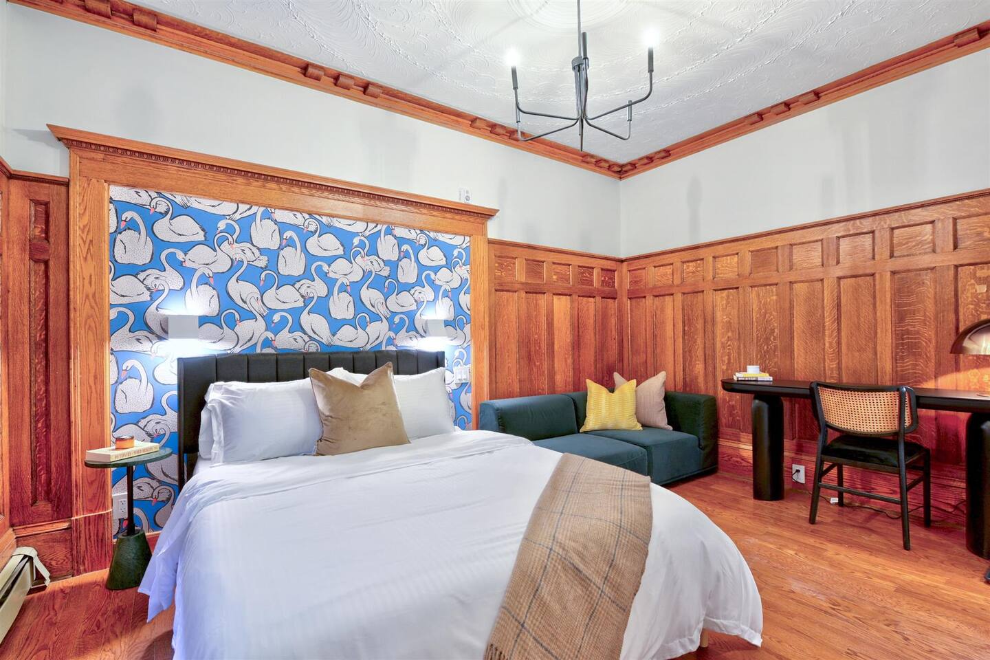 Luxury Studio Apartment steps from High Park