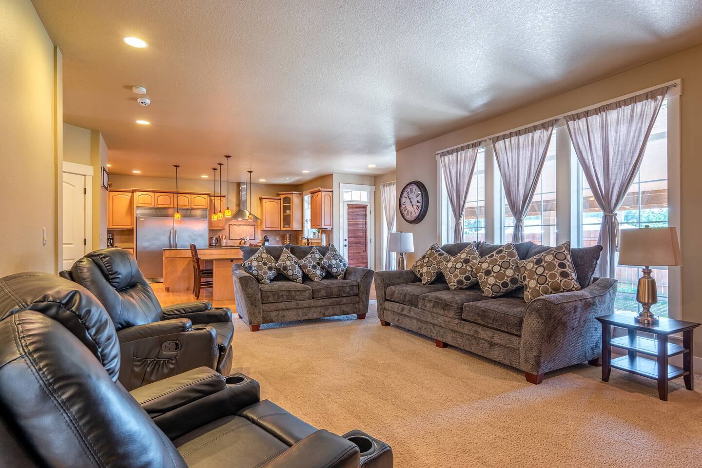 Brookwood Manor (Hillsboro 5 bedroom sleeps 14)