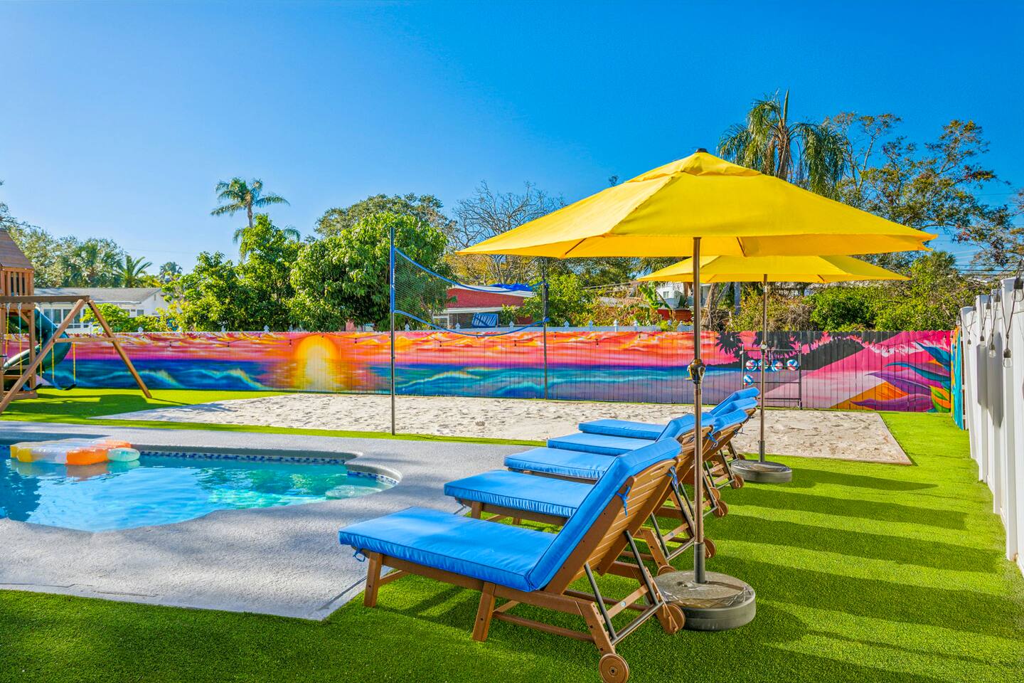 Clearwater Tropical Oasis! Volleyball, Heated Pool