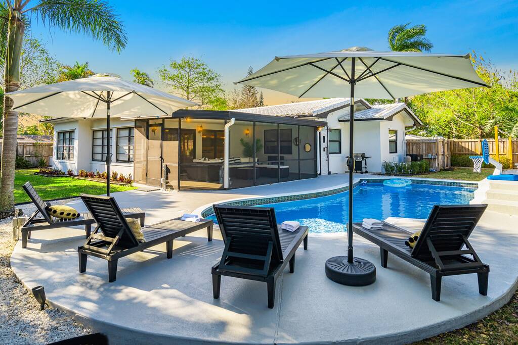 Villa Heated Pool, Arcade games 5 min-> Beach