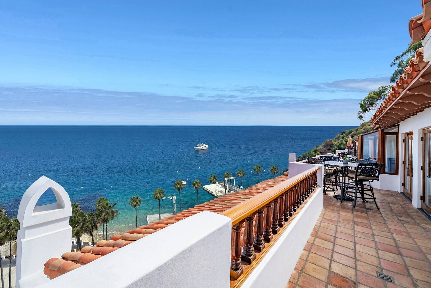 NEW! Premium Ocean Views, Corner Condo with Fireplace and Golf Cart