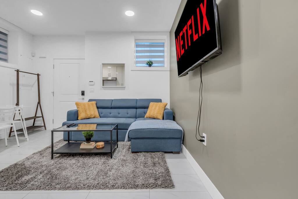 Kitsilano Getaway| Near Beach| Mins to Downtown