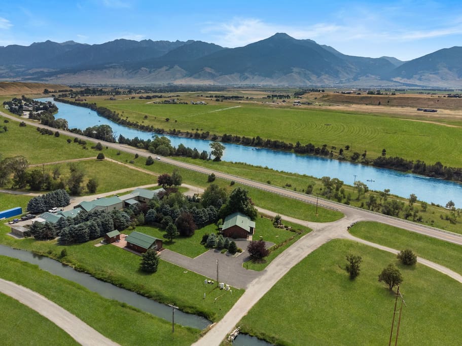 Paradise Ranch Retreat: Two Family Friendly Cabins. Perfect for Wedding Guests and  Montana Adventurers!