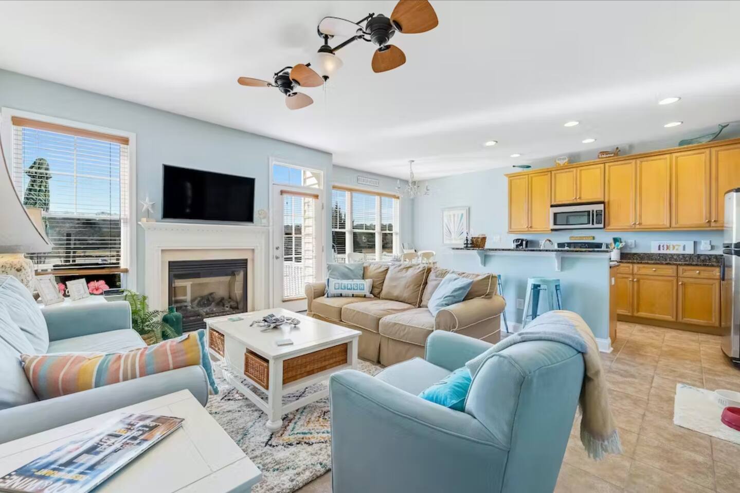 4 Bed/3.5 Bath Rehoboth Beach town house w/ Pool