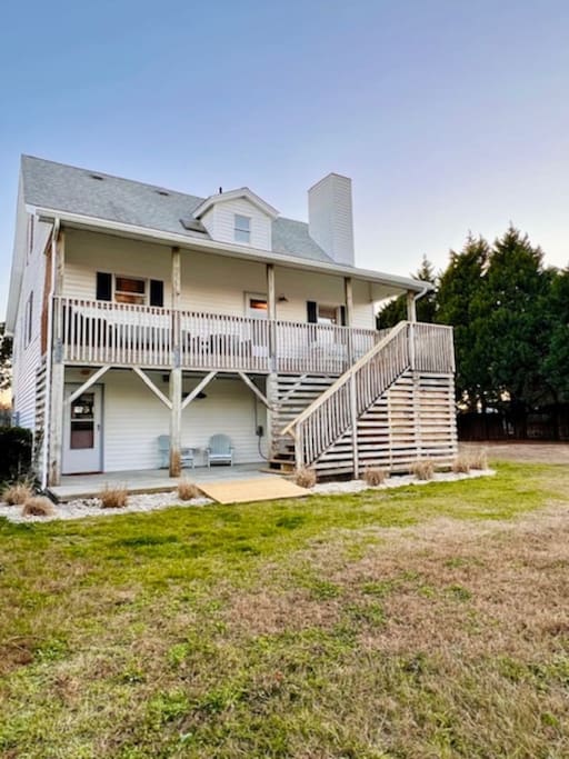 Cozy Cottage on the Canal (Hot Tub, Kayaks & Pool)