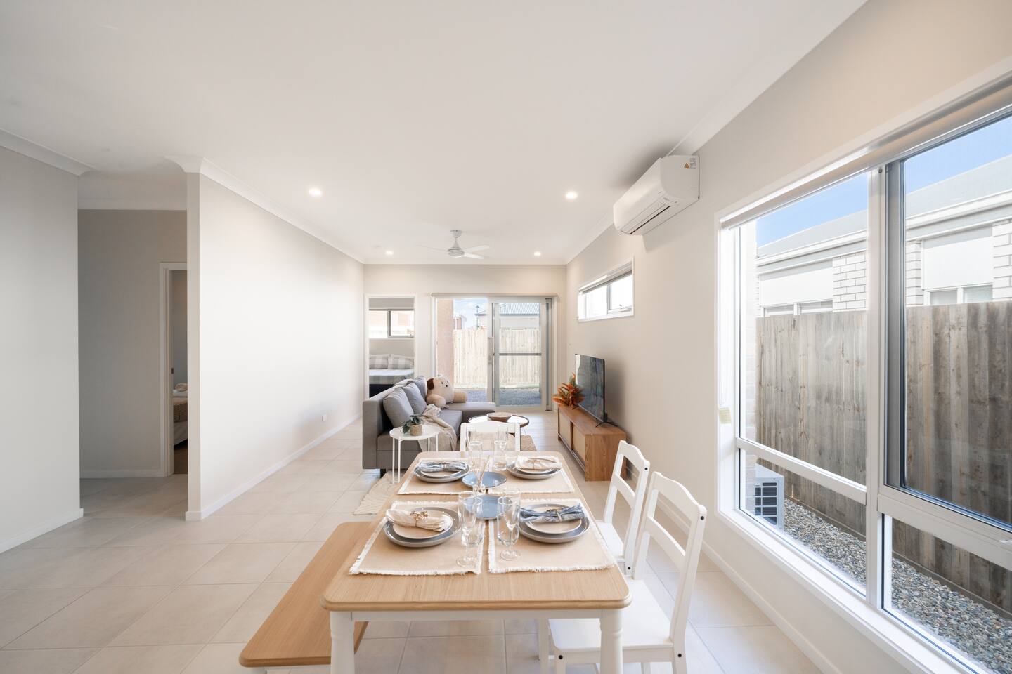 Casa Callistemon - Cute & Cosy New Suburban Home