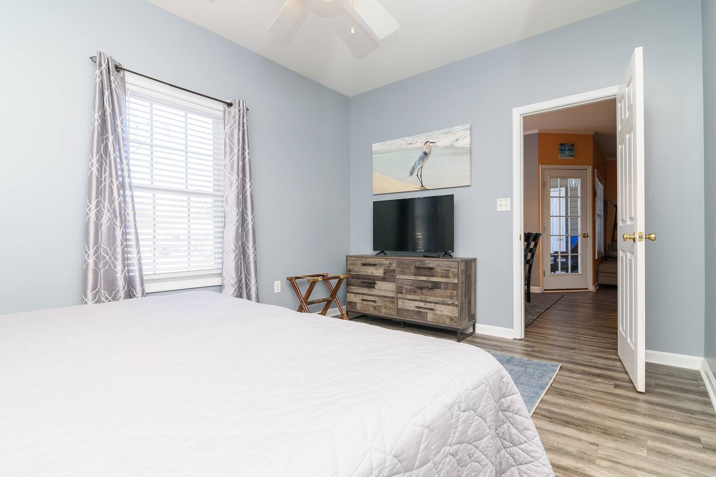 Beach Escape - 2BR Relaxing Condo w Pool photo 20