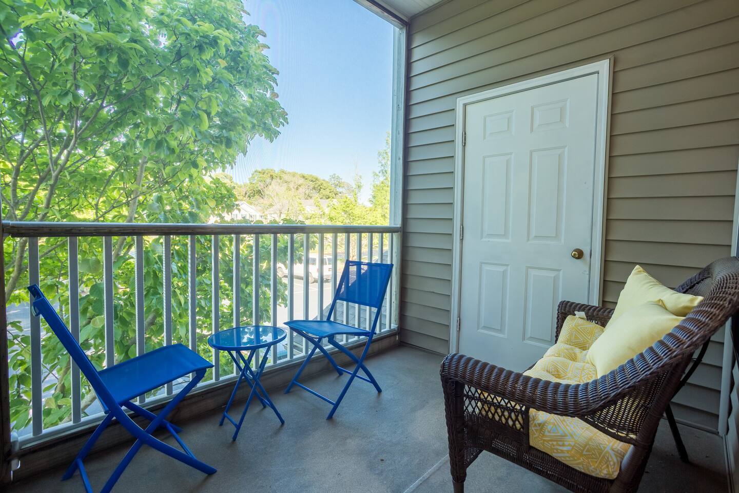Beach Escape - 2BR Relaxing Condo w Pool photo 27