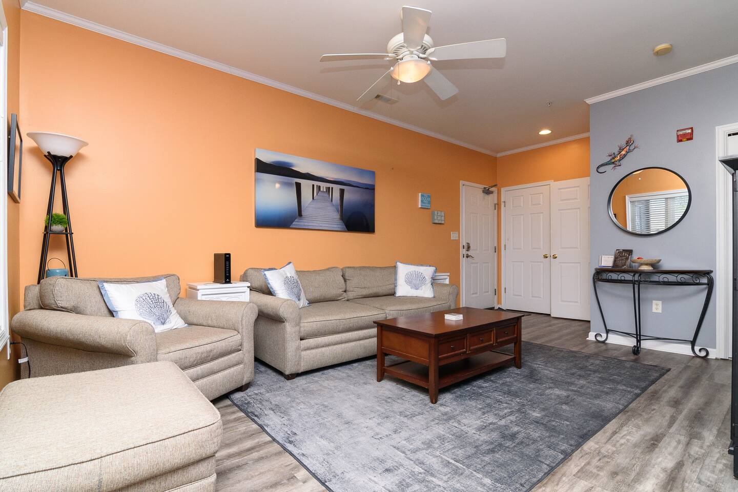 Beach Escape - 2BR Relaxing Condo w Pool photo 4