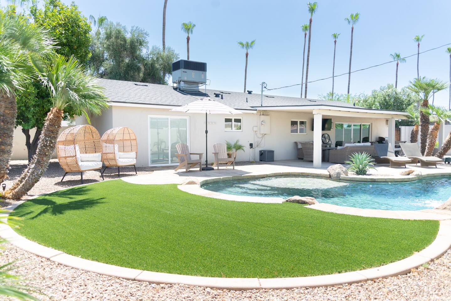 Backyard Paradise, Heated Pool, Fire Pit