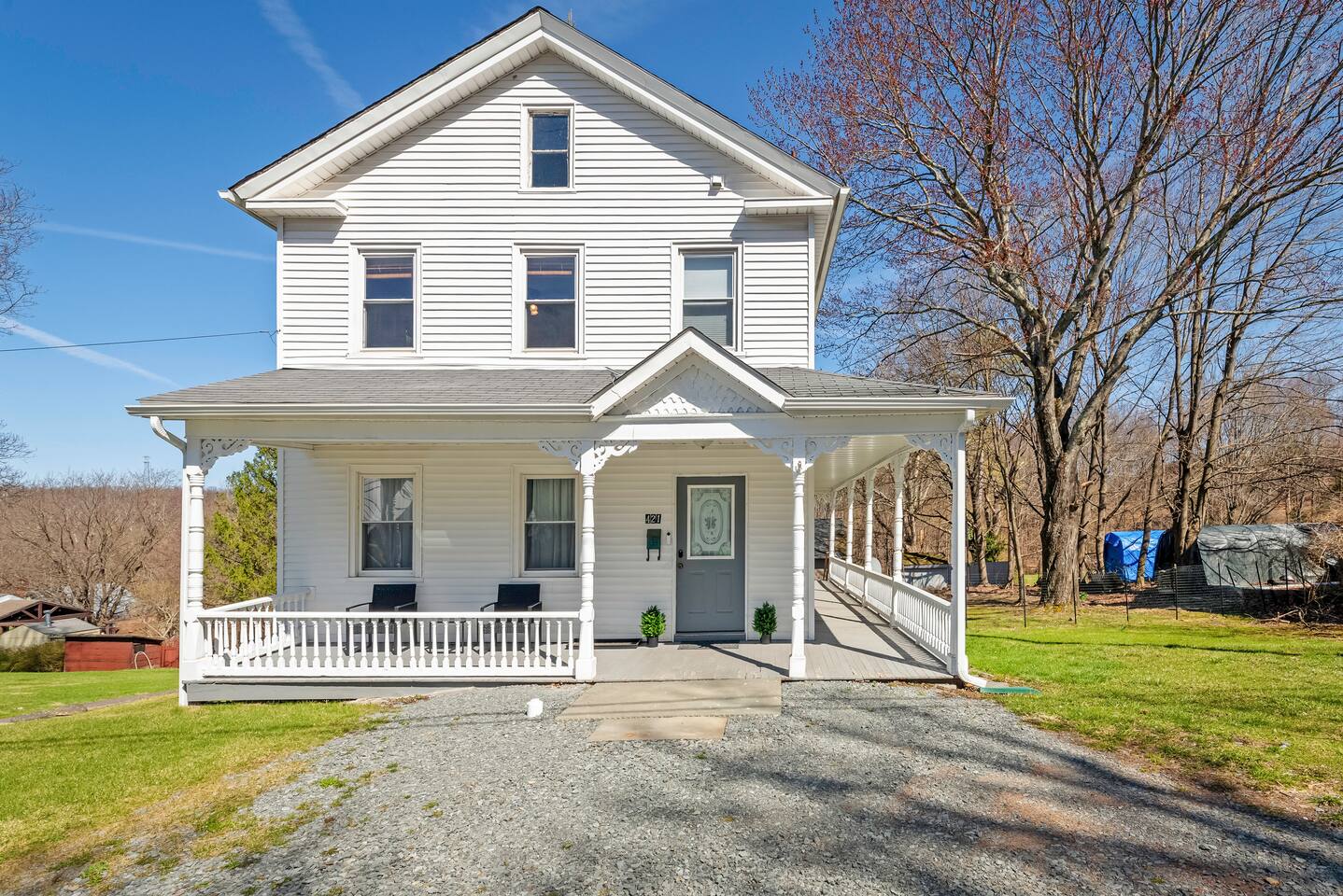 The Grove Street Getaway ~ Spacious 3BR Colonial