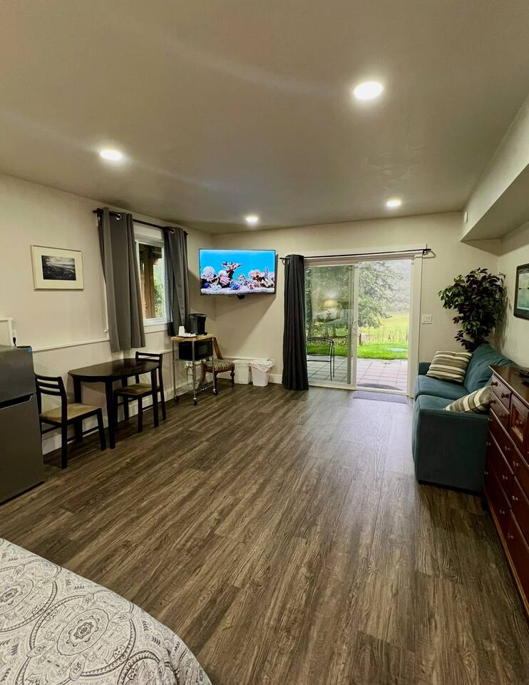 Large Private Retreat on Orcas Golf Course