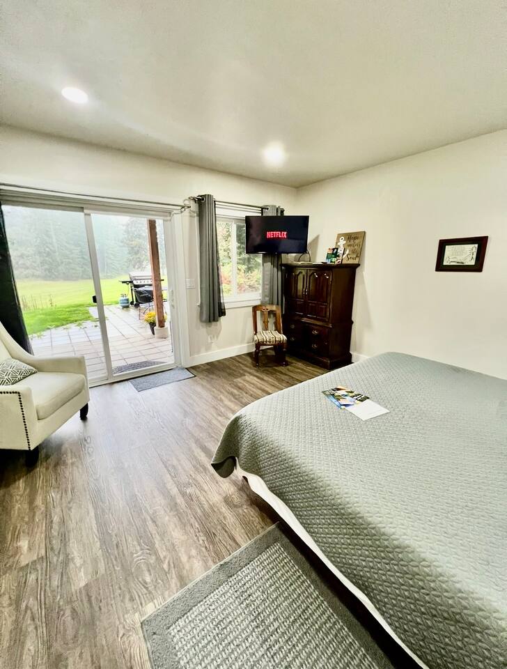 Entire Guest Suite on Orcas Island Golf Course