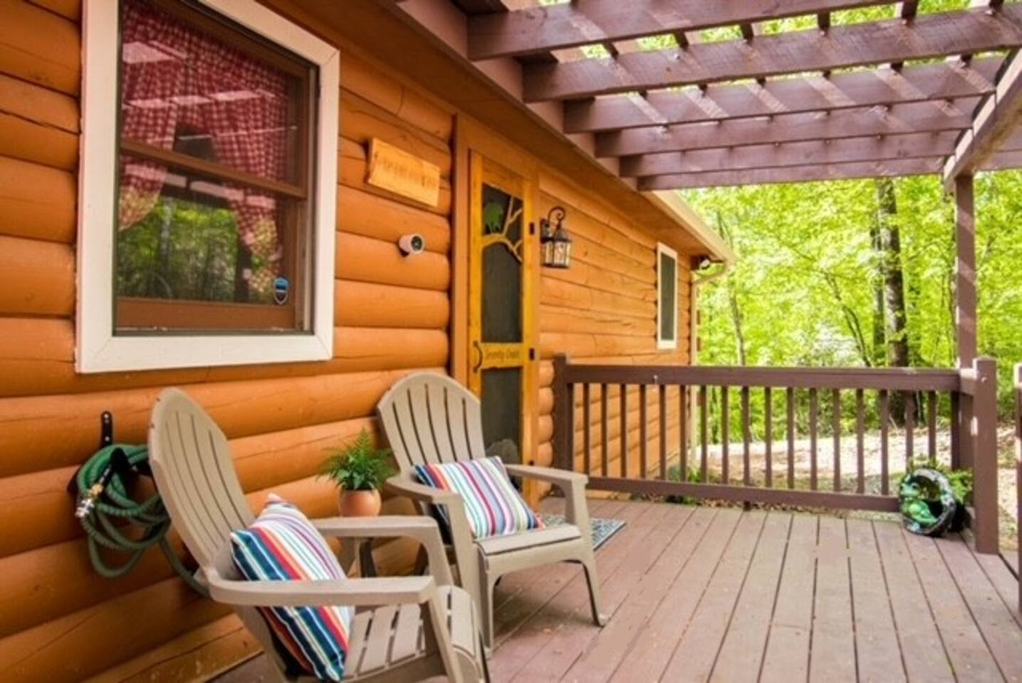 Close to Downtown BR* Train* Orchards* Easy Access