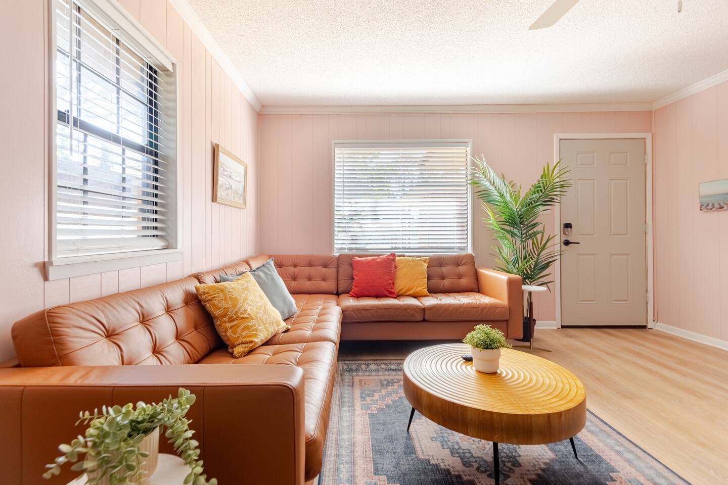 Pensacola Cottage | King Bed | Beaches, Downtown