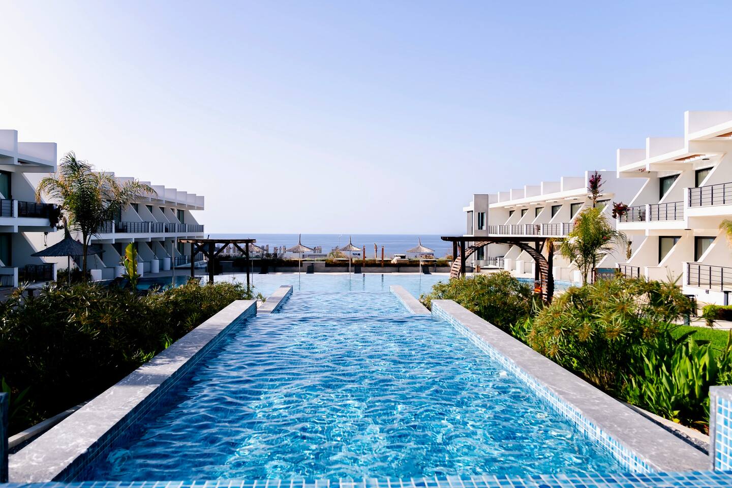 Entspannung pur: Apartment mit Pool & Meerblick