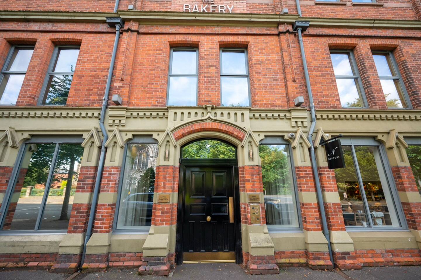 Contemporary 1-Bed Apartment in The Bakery, Ormeau