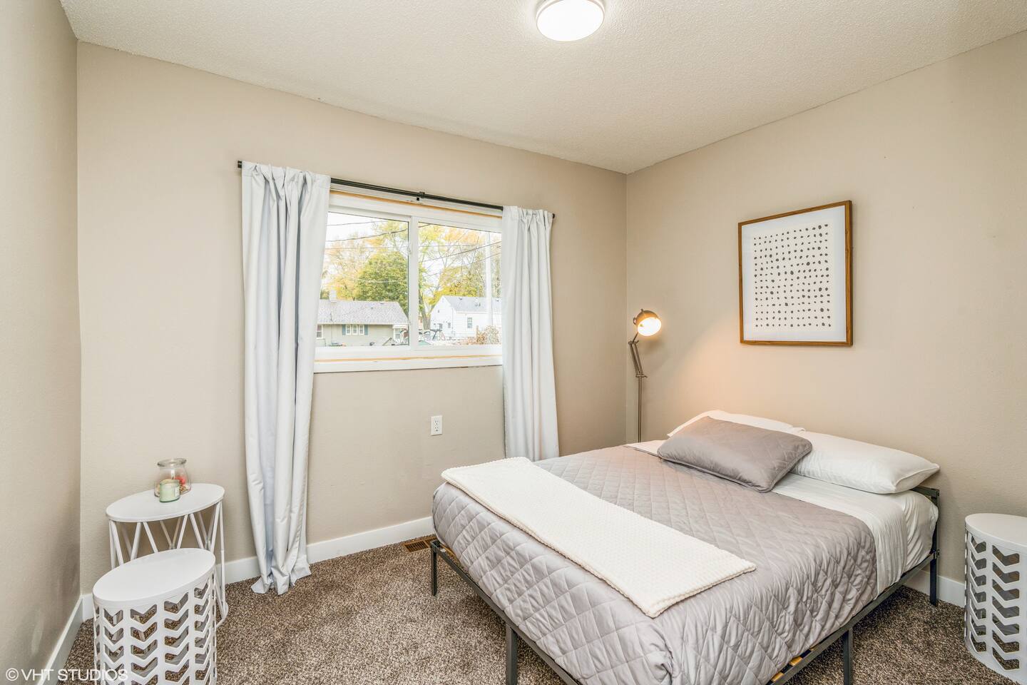 Charming 2-bdrm duplex (Lower Unit)