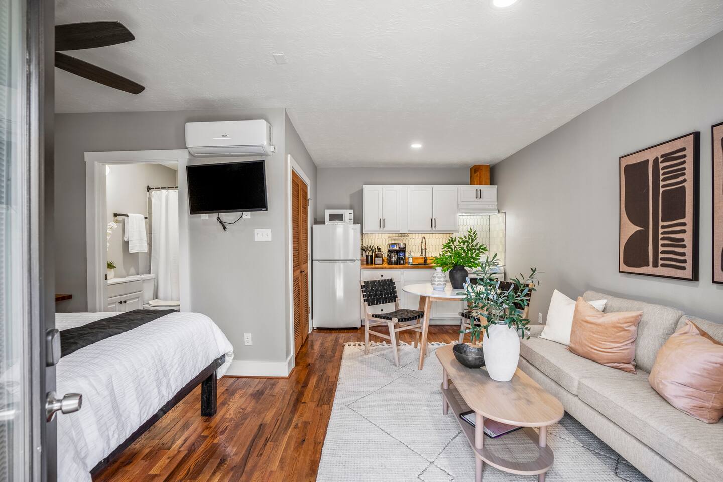 Fully Equipped Studio-Gated Parking. Perfect Stay! - Apartment