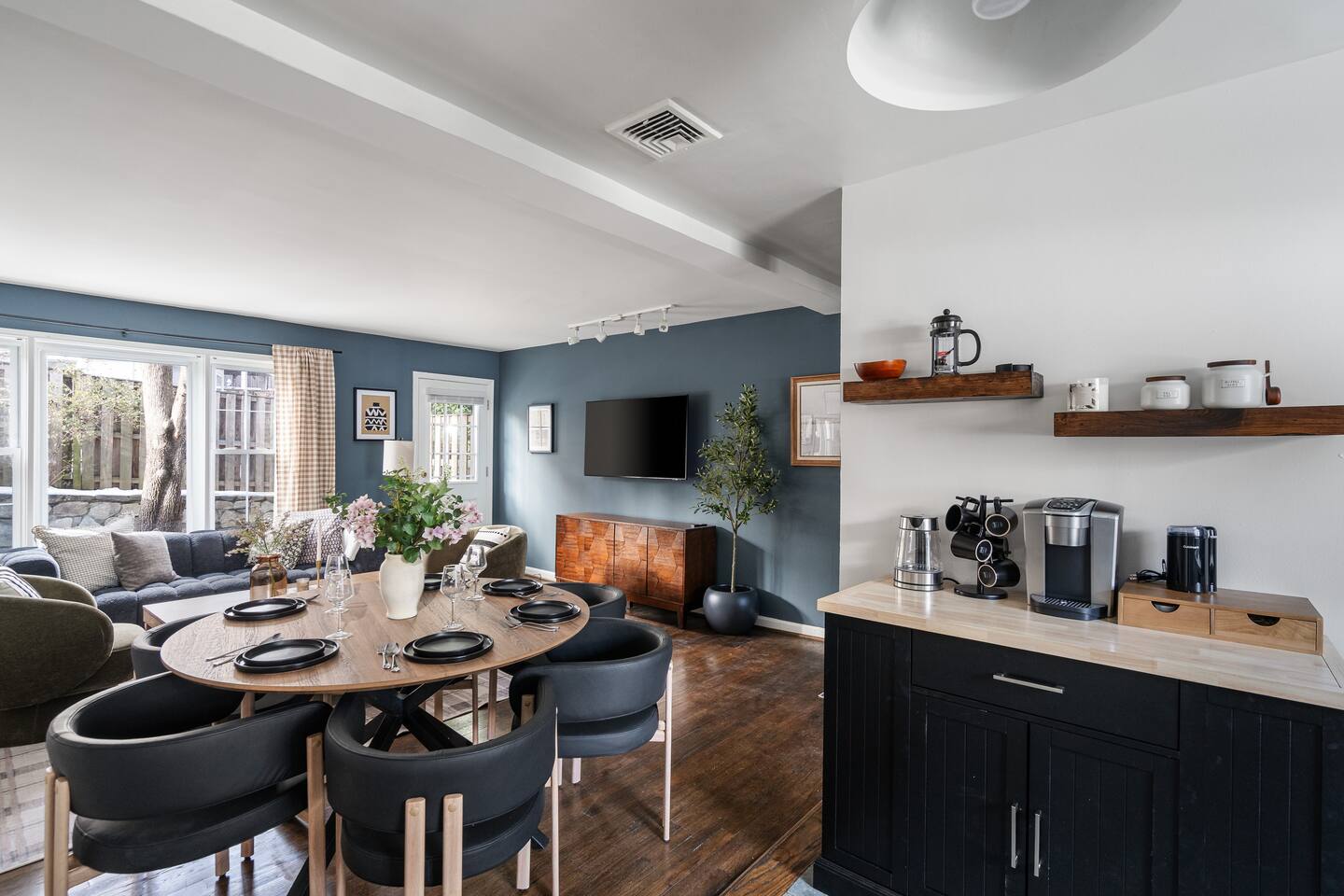 Del Rey Luxe King bed | Family friendly, 10 min/DC