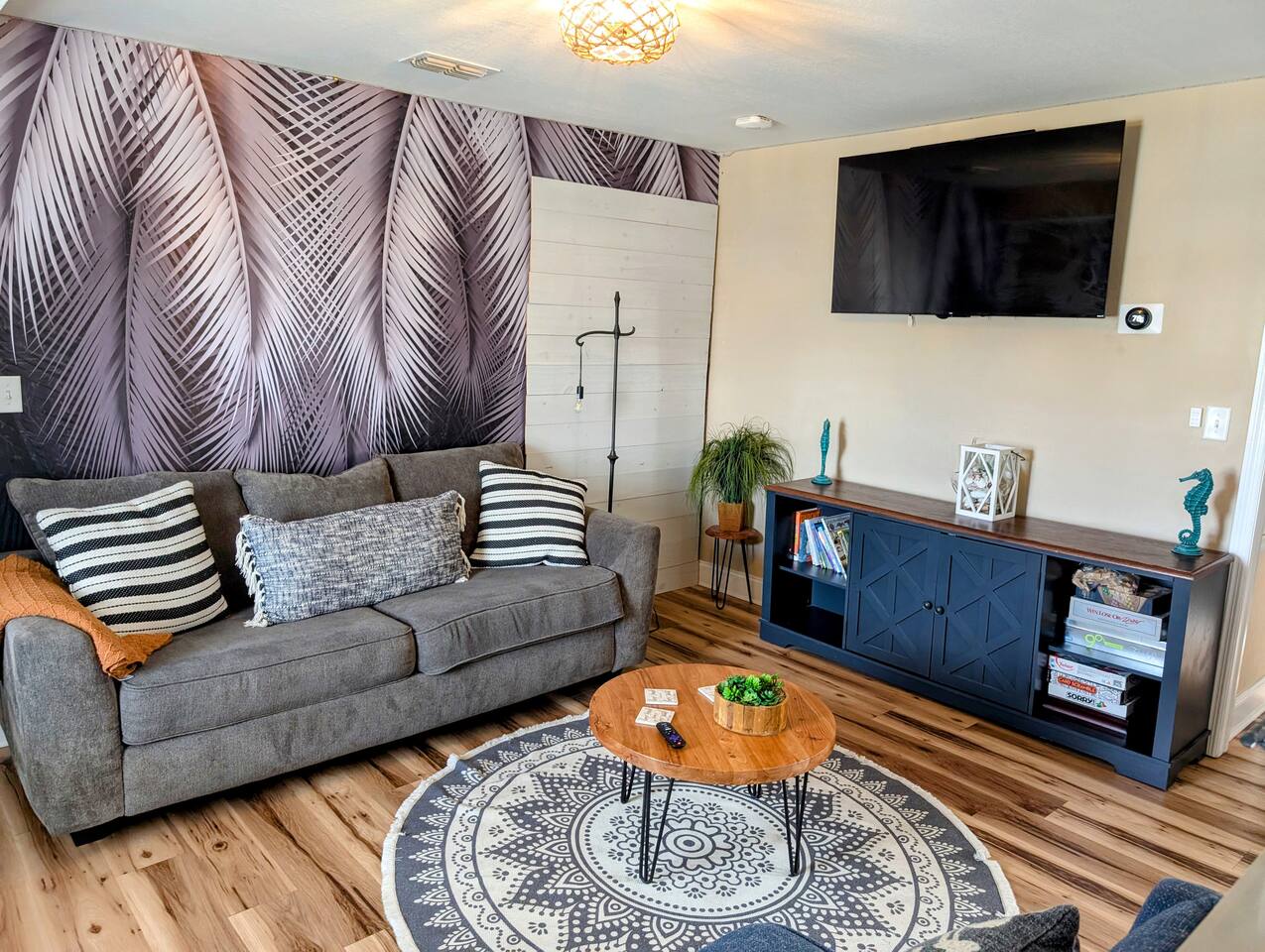 Indian River Escape ~ Hot Tub ~ Steps to River