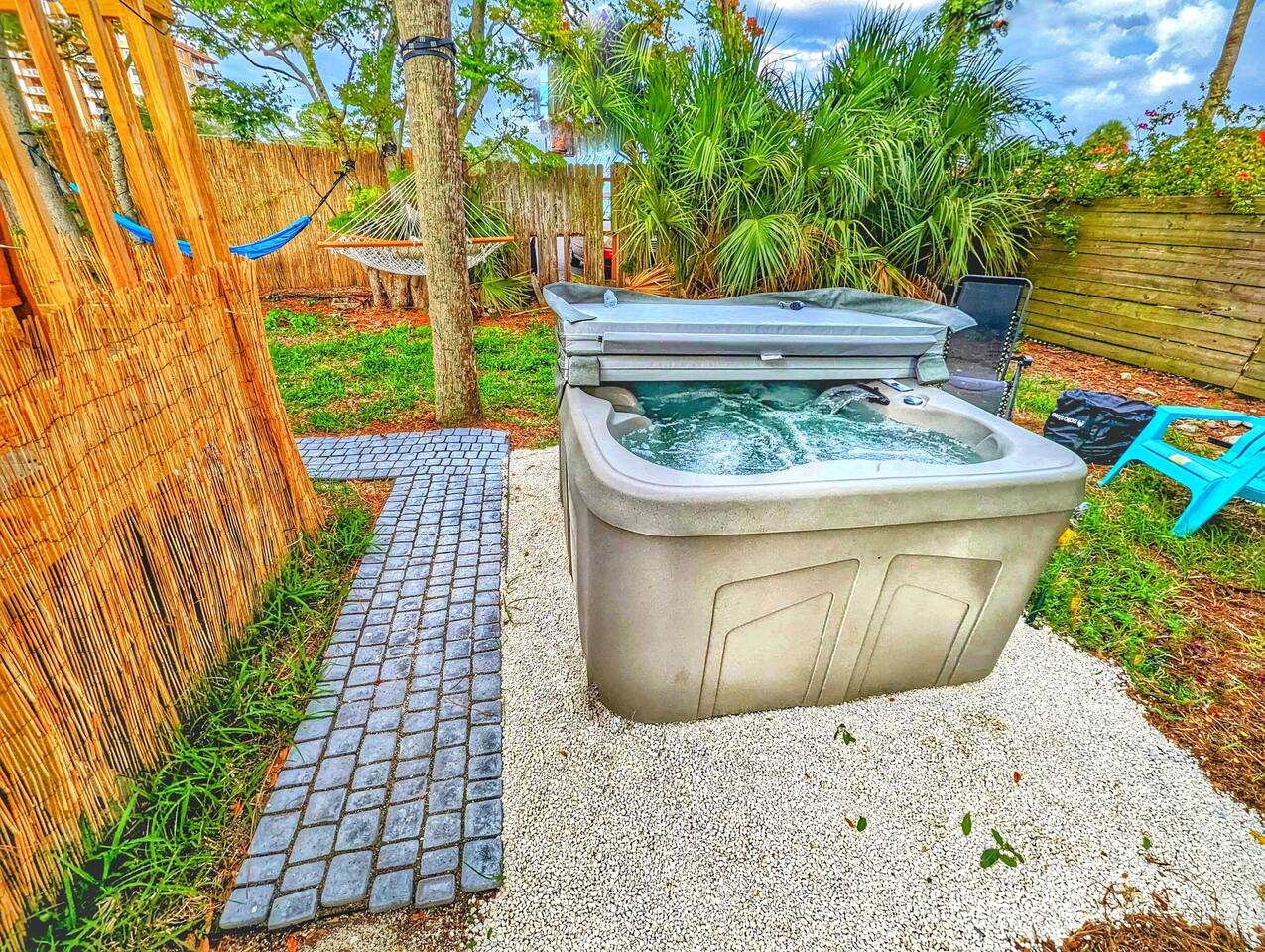 Dual Duplex Paradise ~ 2 Hot Tubs ~ River View