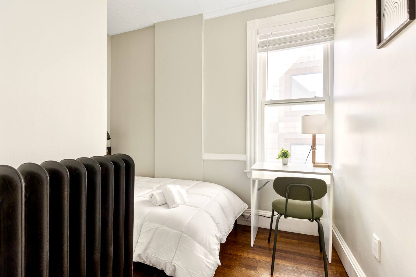 Cozy Twin Room Near Harvard - Perfect for Scholars